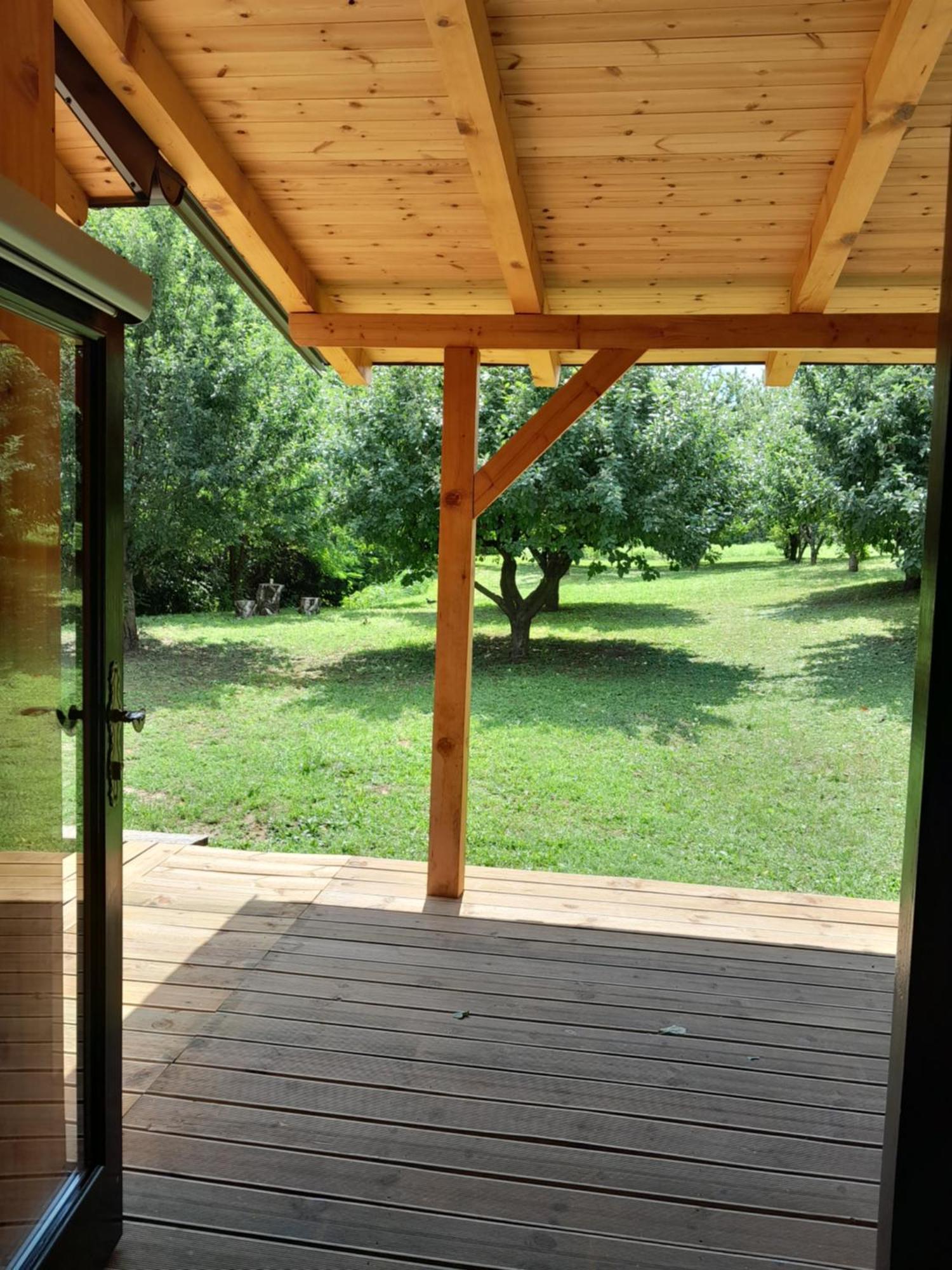 Villa Nica Wood Sremska Kamenica Exterior foto