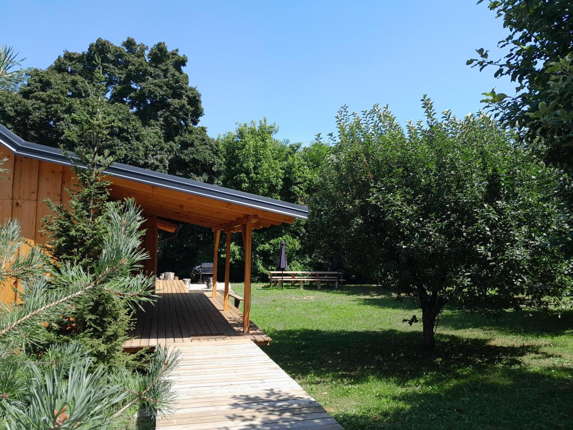 Villa Nica Wood Sremska Kamenica Exterior foto
